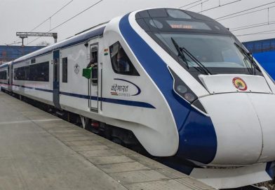 वंदे भारत के खाने में फिर मिला कीड़ा, आगरा से वाराणसी जाने वाली ट्रेन की घटना