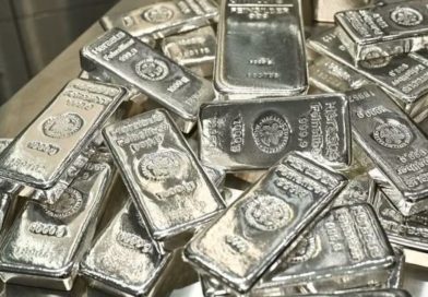 चांदी तीन दिन में 31,700 रुपये हुई सस्ती, अब 2.68 लाख रुपये किलो पर आई