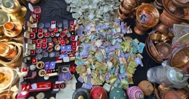 ईरान के समर्थन में हजारों कश्मीरी, महिलाओं ने दान किए सोना-चांदी व तांबे के बर्तन