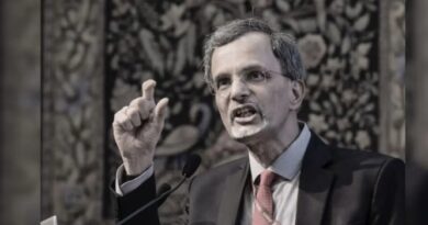 अब देश की इज्जत नहीं गिरती, रुपये में गिरावट निवेशकों के लिए खरीदी का मौका- सीईए